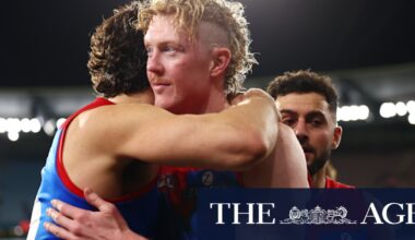 Melbourne Demons star Clayton Oliver steps towards the GWS Giants; Carlton Blues and Sydney Swans at a stalemate over Charlie Curnow