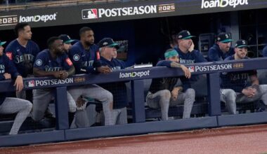 Mariners, 8 outs from 1st World Series, let Game 7 slip away