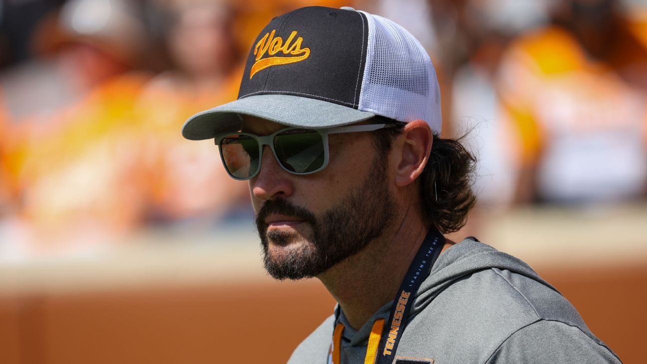 Sources: Tennessee's Vitello finalizing deal to be Giants manager