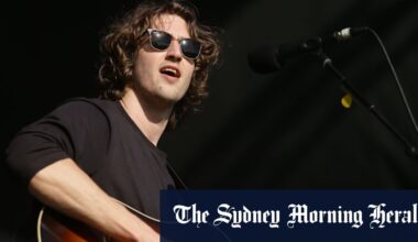 Singer addresses accusations of inappropriate behaviour towards female fans