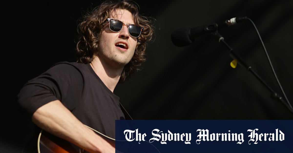 Singer addresses accusations of inappropriate behaviour towards female fans