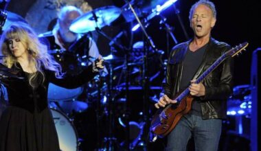 Stevie Nicks. left, and Lindsey Buckingham of Fleetwood Mac are talking again. Photo: AP PHOTO