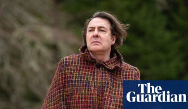 Move over, Claudia: how Jonathan Ross became a Traitors style icon | The Traitors