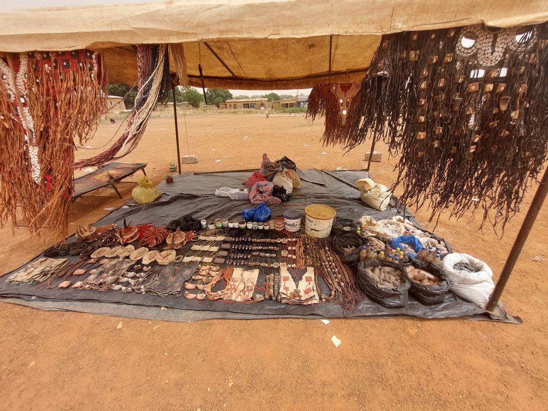 Various items made with animal skins at a vendor’s stall in Côte d'Ivoire. Image courtesy of Horion & Aglissi/Panthera.