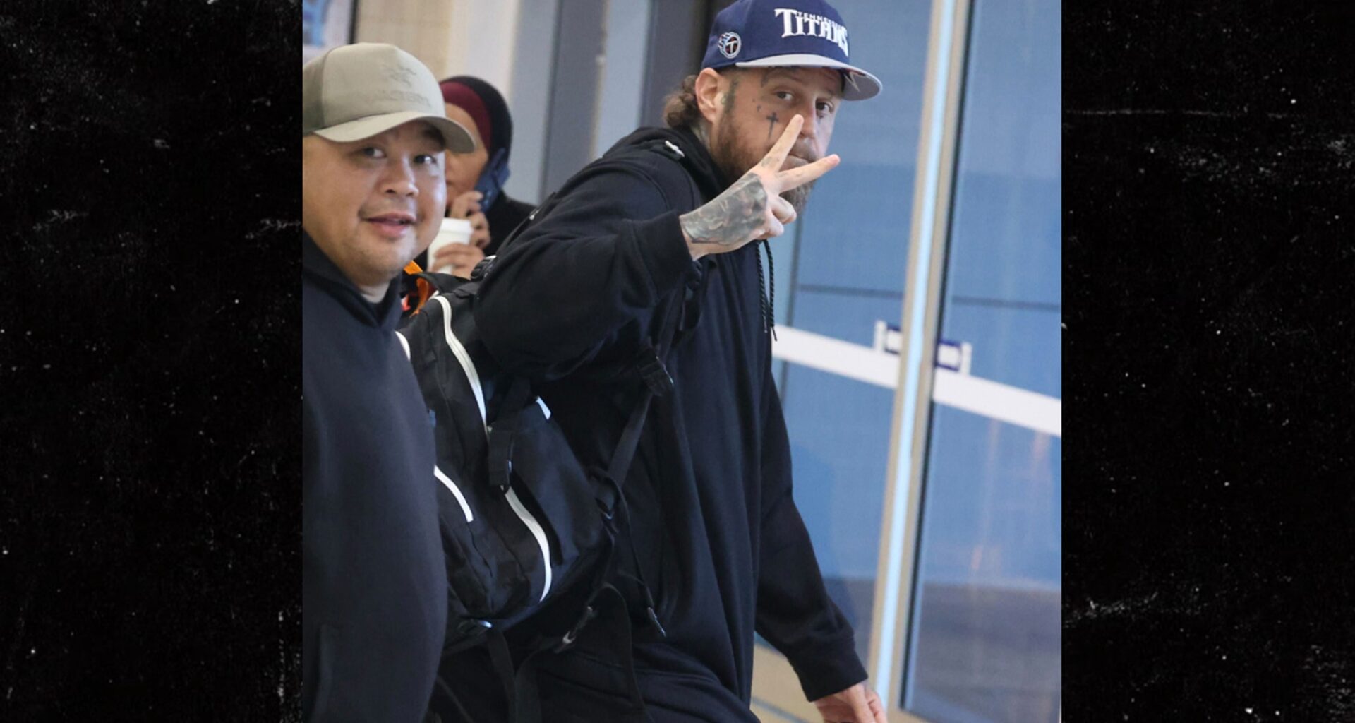 Jelly Roll Shows Off Epic 200lbs Weight Loss After Landing In Sydney