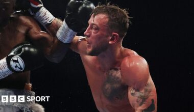 Brad Pauls fights Denzel Bentley