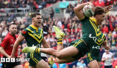 Reece Walsh scores the first try