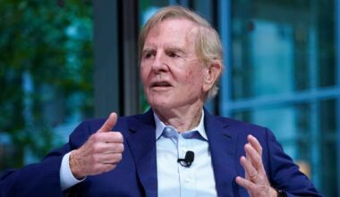 Former Apple CEO Says OpenAI Is Its 'First Real Competitor' in Decades