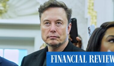 The photo on the cover of the magazine” Anthony Albanese and his new members and senators.