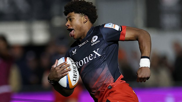 Noah Caluori of Saracens scores.