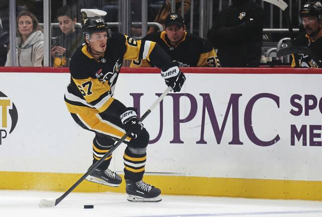 8949867_web1_2025-10-12T020313Z_2071437526_MT1USATODAY27304745_RTRMADP_3_NHL-NEW-YORK-RANGERS-AT-PITTSBURGH-PENGUINS
