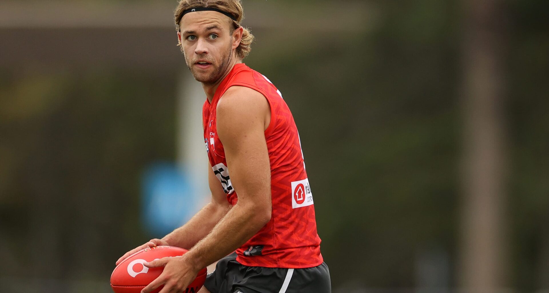 Gun Sydney midfielder "raised" in Curnow discussions: AFL trade news - AFL News
