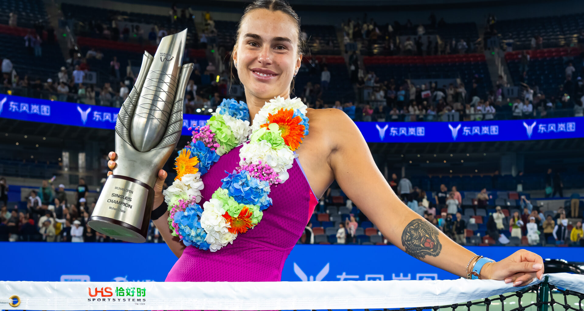 Sabalenka returns, Osaka dealt Fernandez test