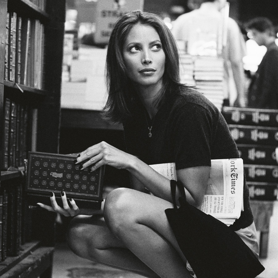 Fashionable Books To Dress Your Coffee Table