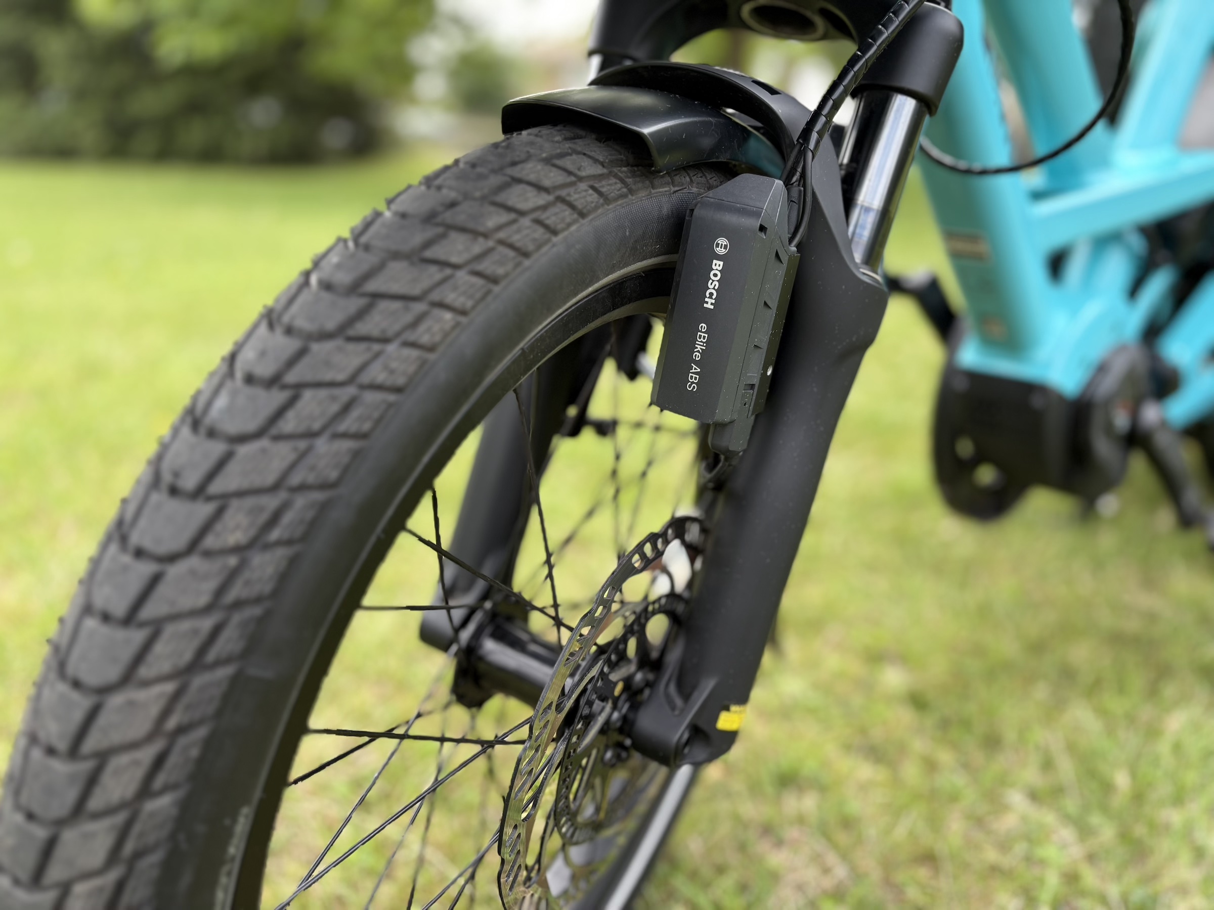 Tern GSD S10 e-cargo bike test front wheel ABS