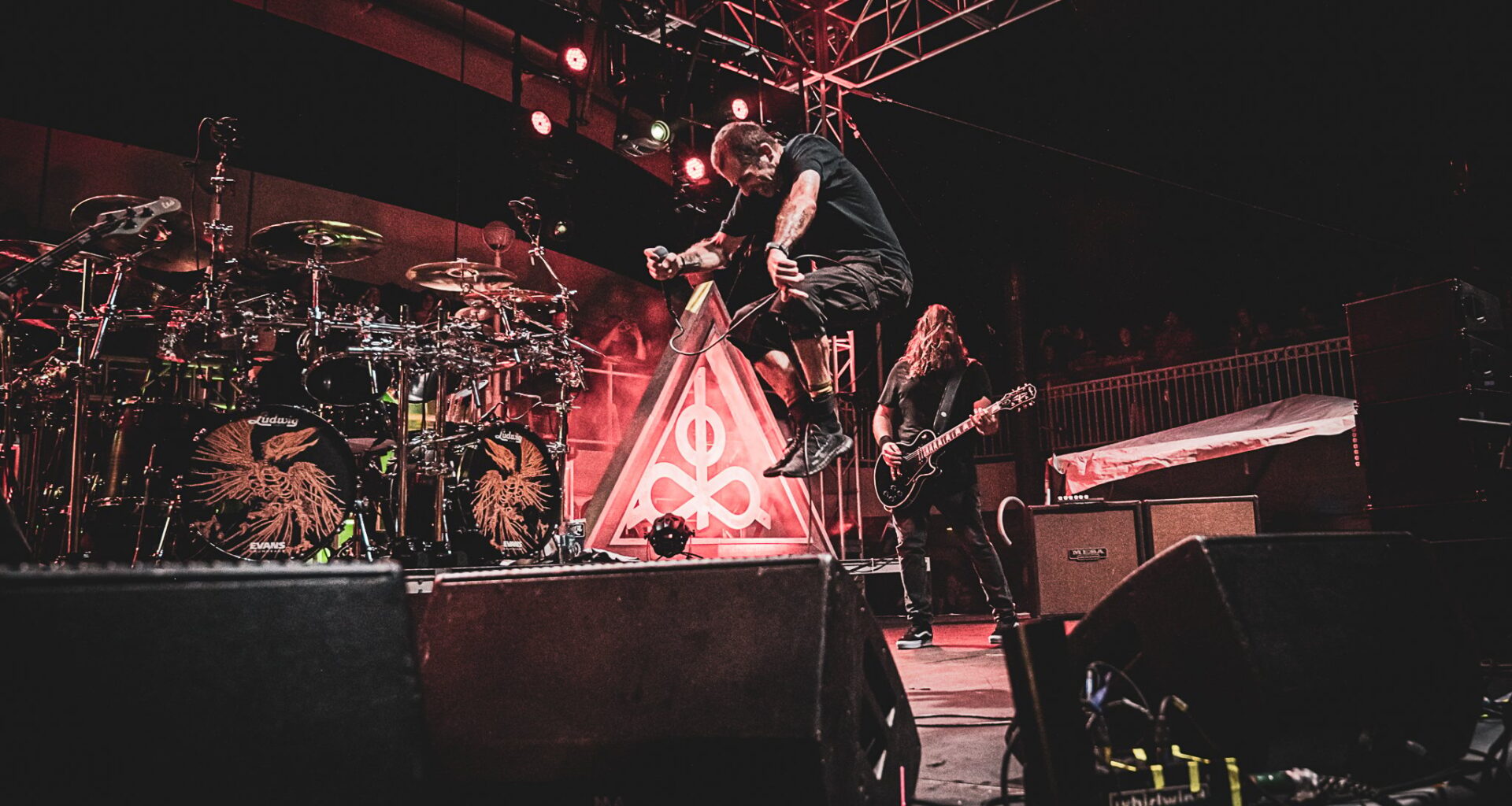 A photo of the band Lamb Of God.