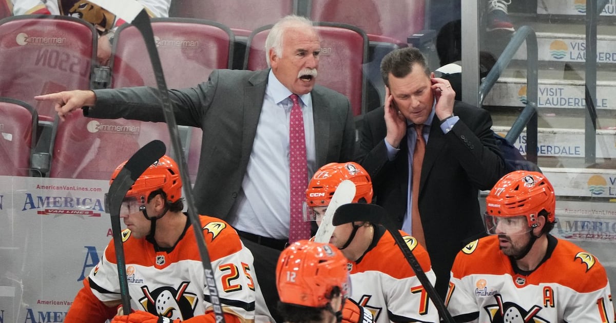 Joel Quenneville returns to South Florida with a win and applause