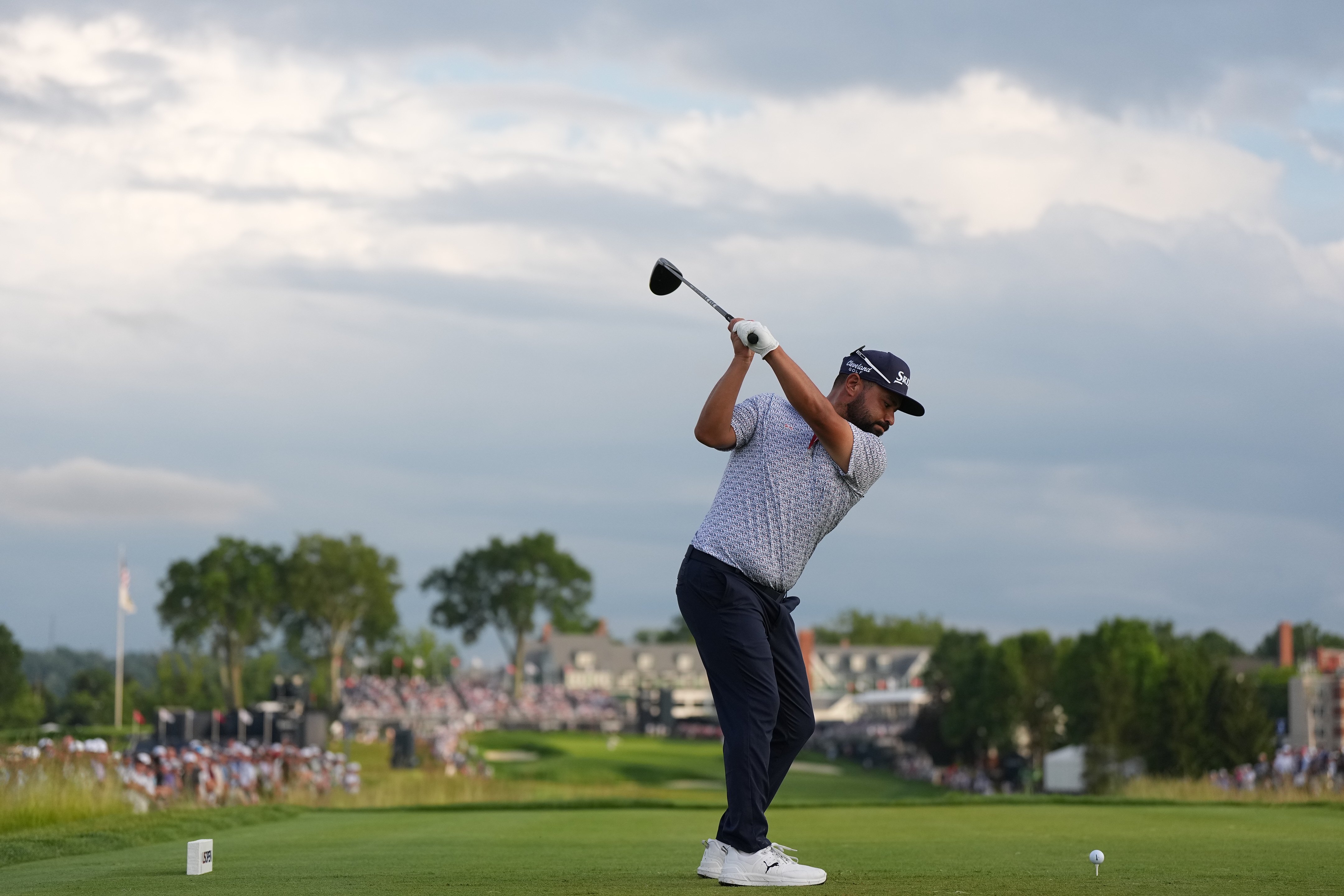 JJ Spaun hits a tee shot at the US Open