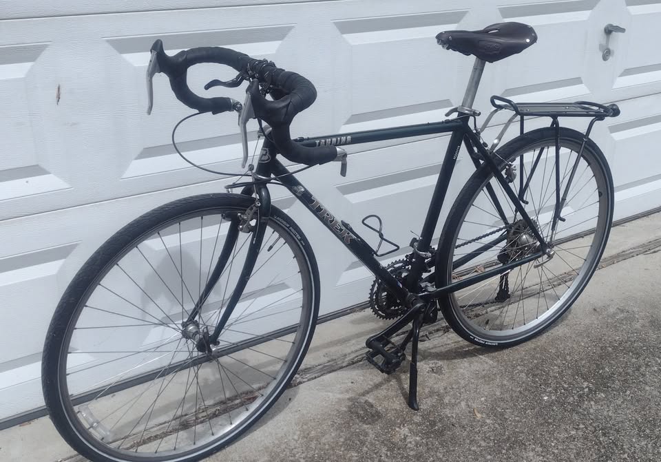 trek touring bike