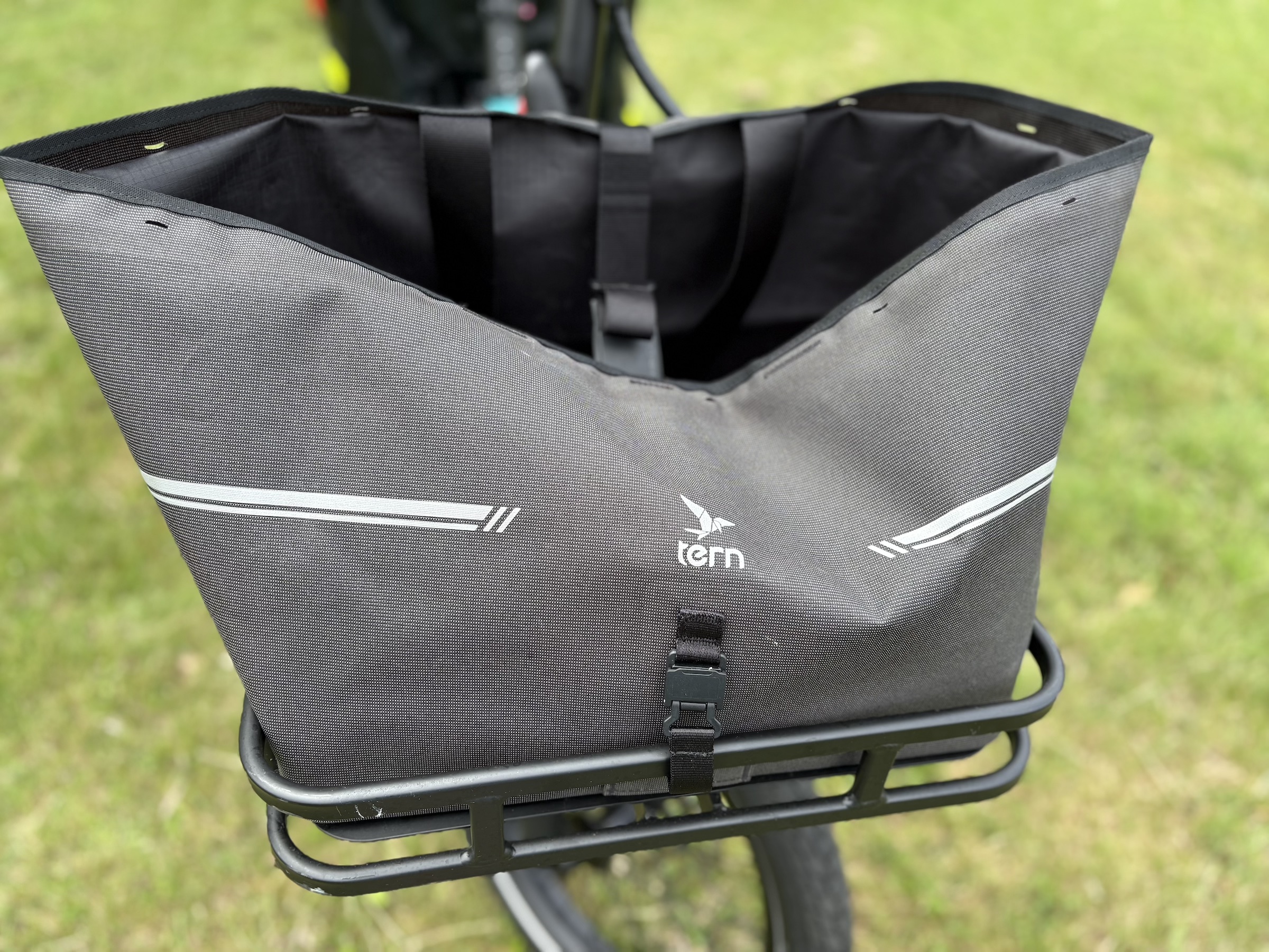 Tern GSD S10 e-cargo bike test WeatherBag