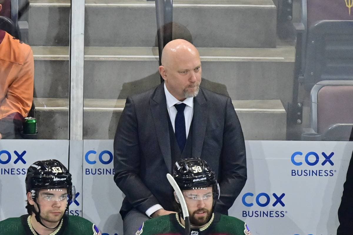 Who are the Jack Adams frontrunners to start the season?