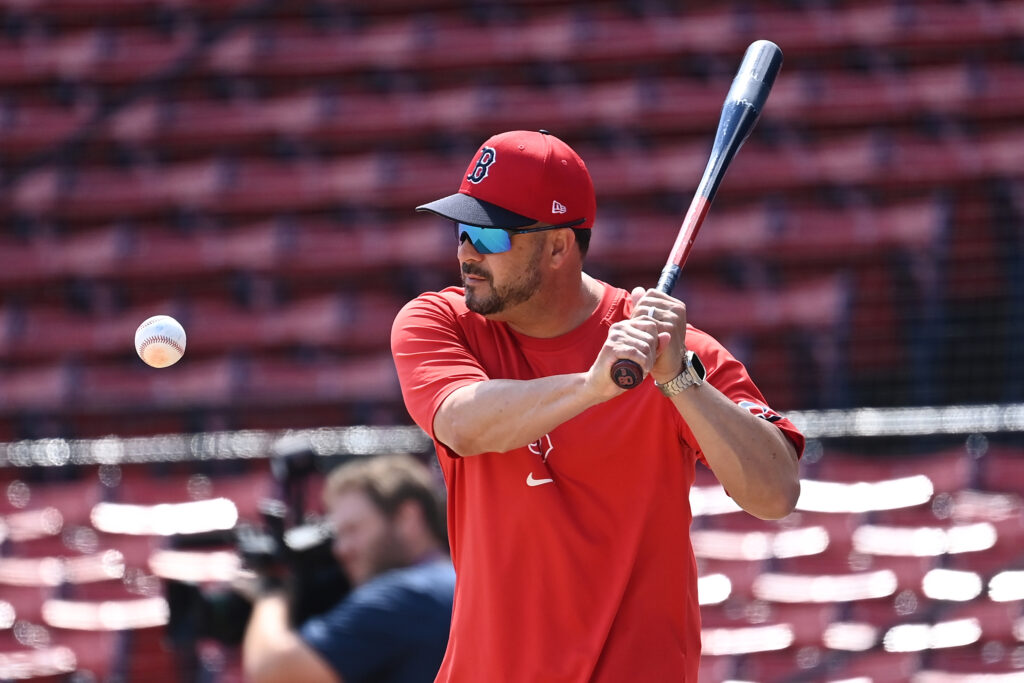 Twins Seek To Interview Ramon Vazquez For Manager