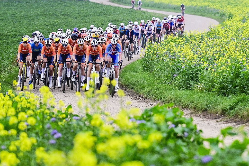a pack of riders pictured in action during the women elite race at the UCI World Gravel Championships, Saturday 11 October 2025, in Maastricht, The Netherlands. BELGA PHOTO DIRK WAEM (Photo by DIRK WAEM / BELGA MAG / Belga via AFP) (Photo by DIRK WAEM/BELGA MAG/AFP via Getty Images)