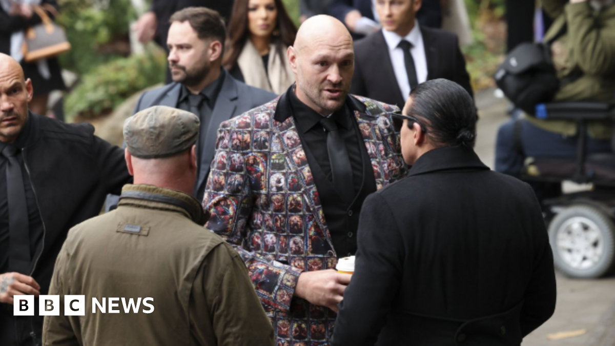 Ricky Hatton funeral live: Stars among mourners arriving as service begins in Manchester