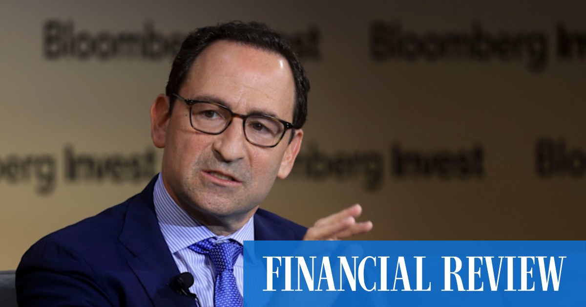 The photo on the cover of the magazine” Anthony Albanese and his new members and senators.