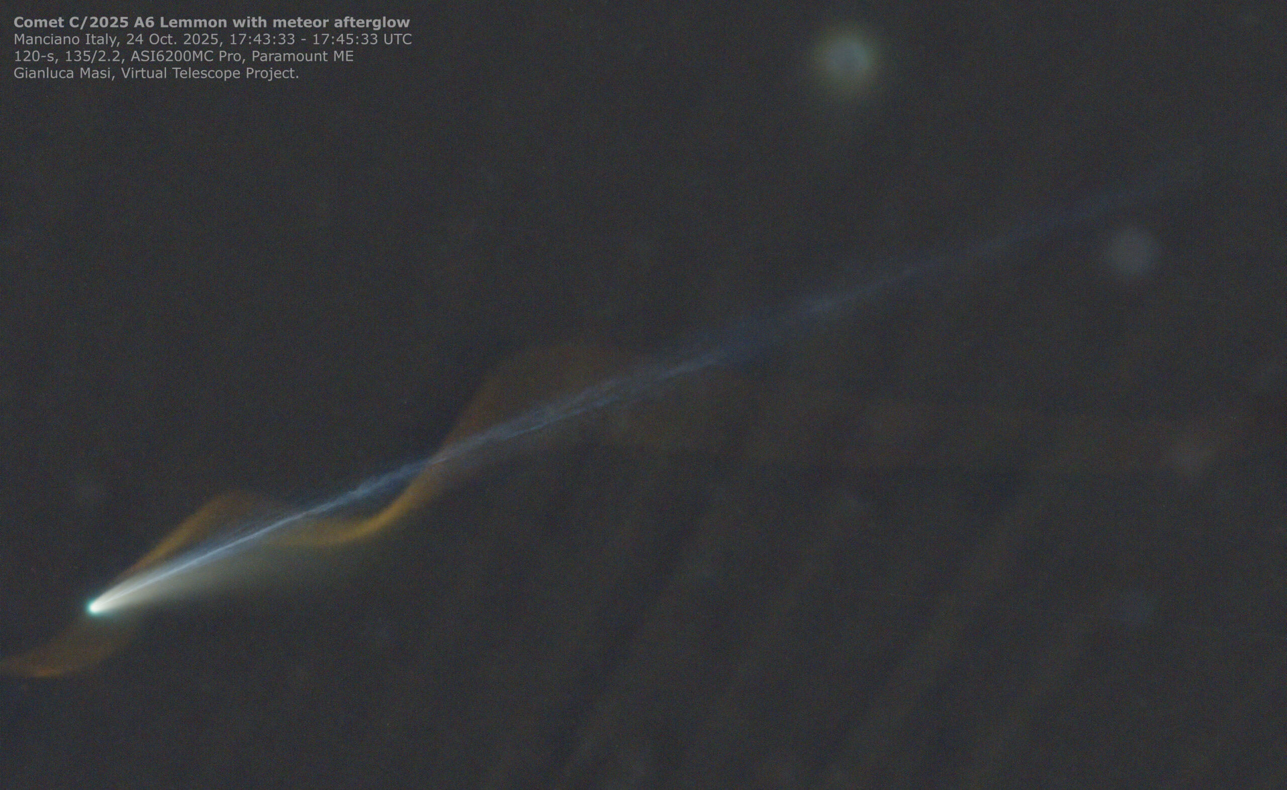 Comet C/2025 A6 Lemmon and a meteor red afterglow. 24 October 2025.