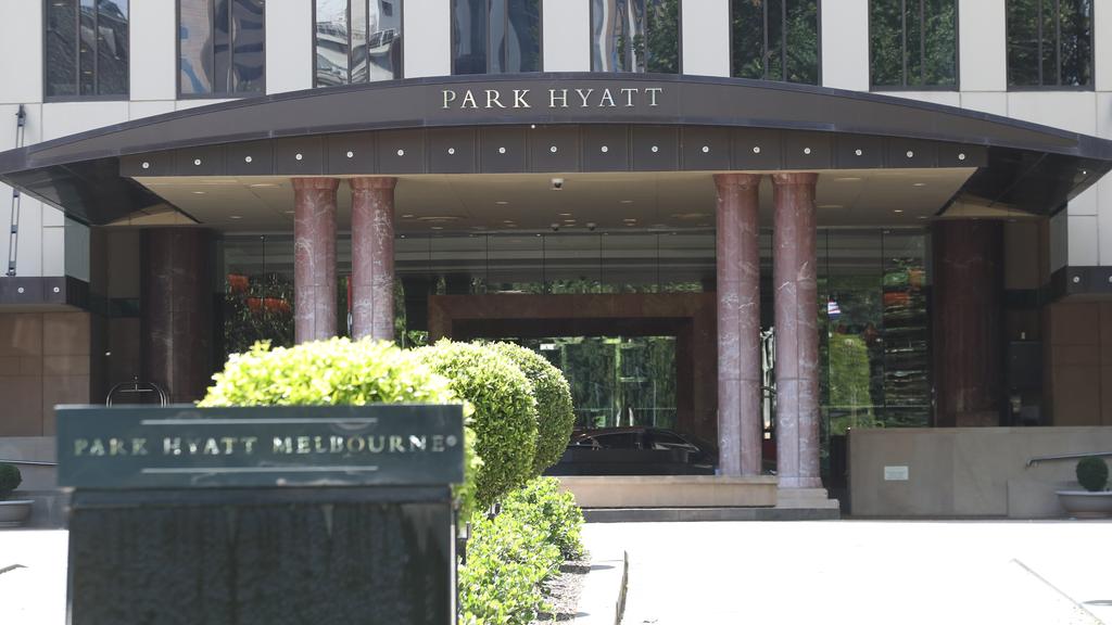 ENGLISH CRICKET HOTEL