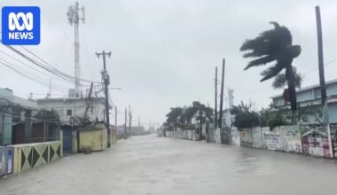 VIDEO: A street in Kingston, Jamaica flooded after Hurricane Melissa made landfall - Australian Broadcasting Corporation