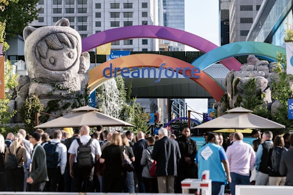 Attendees outside Moscone Center ahead of the 2025 Dreamforce conference.