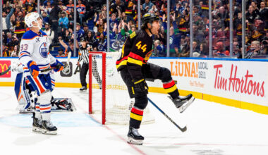 Sherwood scores 2, Canucks recover in OT against Oilers to end 3-game skid