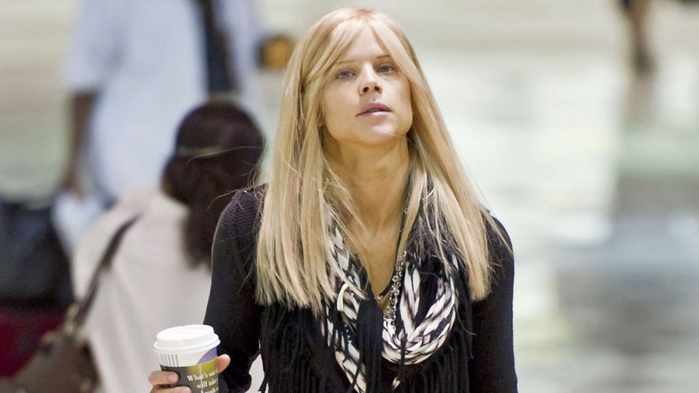 Elin Nordegren in an airport in 2011