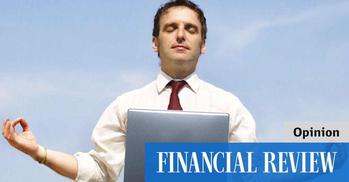 The photo on the cover of the magazine” Anthony Albanese and his new members and senators.