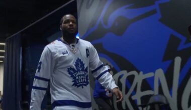 Blue Jays’ Guerrero Jr. rocks Matthews jersey at Game 7