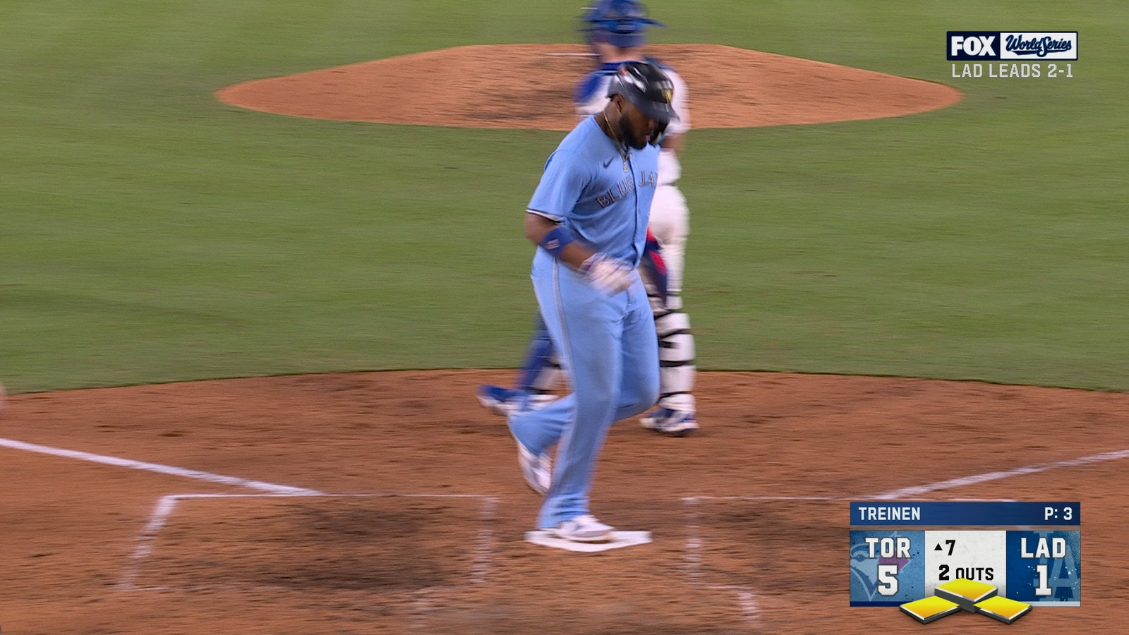 Blue Jays score four runs in 7th inning to extend lead to 6-1 over Dodgers in Game 4 of World Series