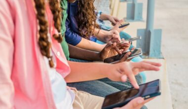 Social media use may lead to depression for youth, expansive study finds