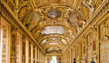 Break up the big museums