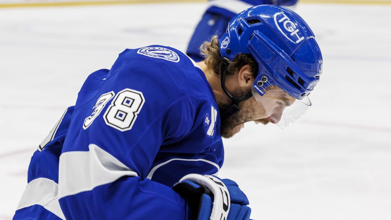Kucherov scores in OT, Lightning defeat Golden Knights