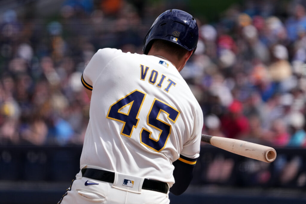 NPB's Rakuten Eagles Re-Sign Luke Voit