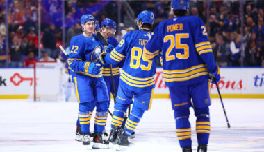 Quinn gets 3 points, Sabres end Red Wings’ 5-game winning streak