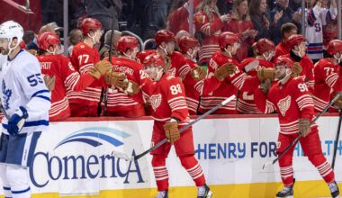 Kane roofs go-ahead goal | NHL.com