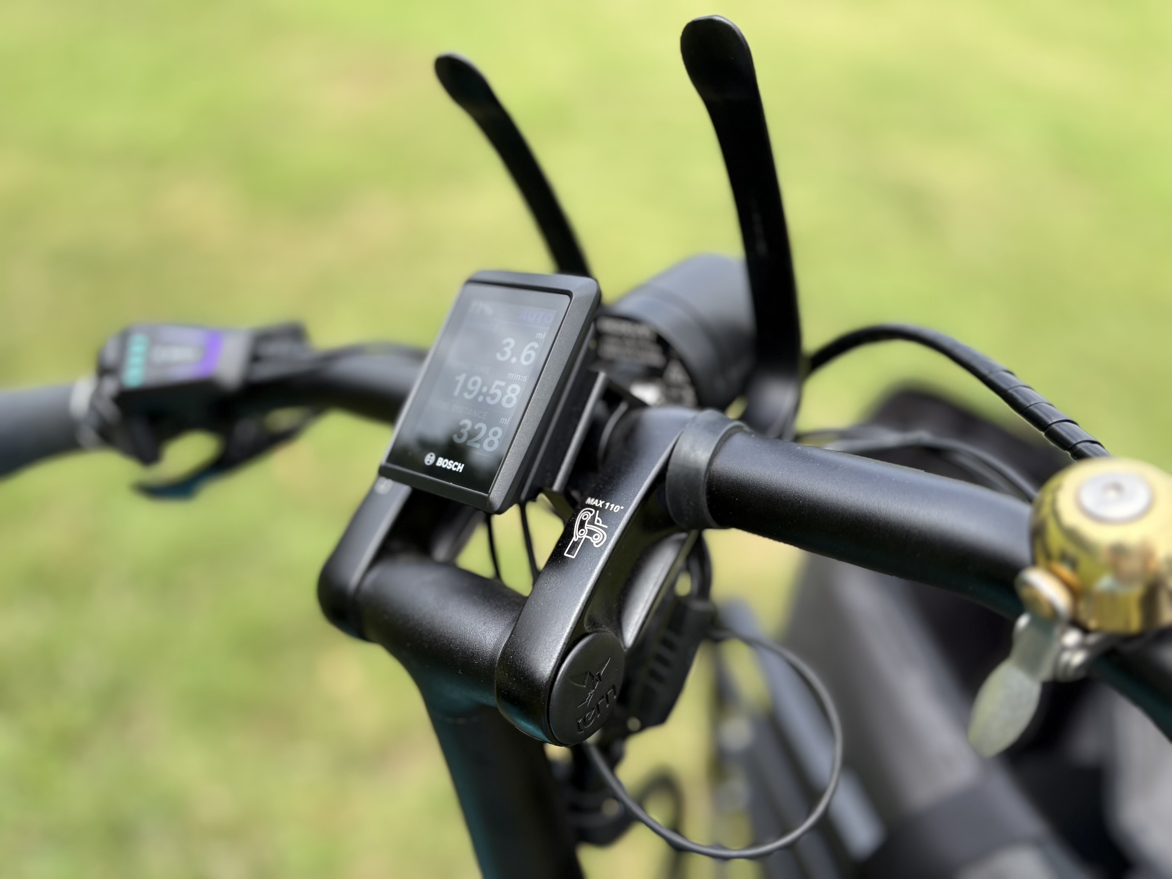 Tern GSD S10 e-cargo bike test adjustable bars