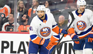 Warren fulfills lifelong dream, makes NHL debut for hometown Islanders