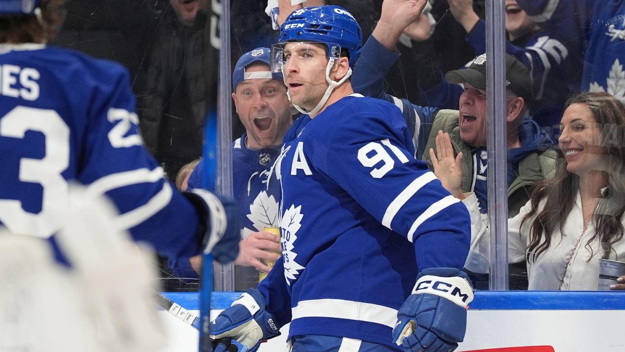 Maple Leafs' John Tavares scores career goal No. 500