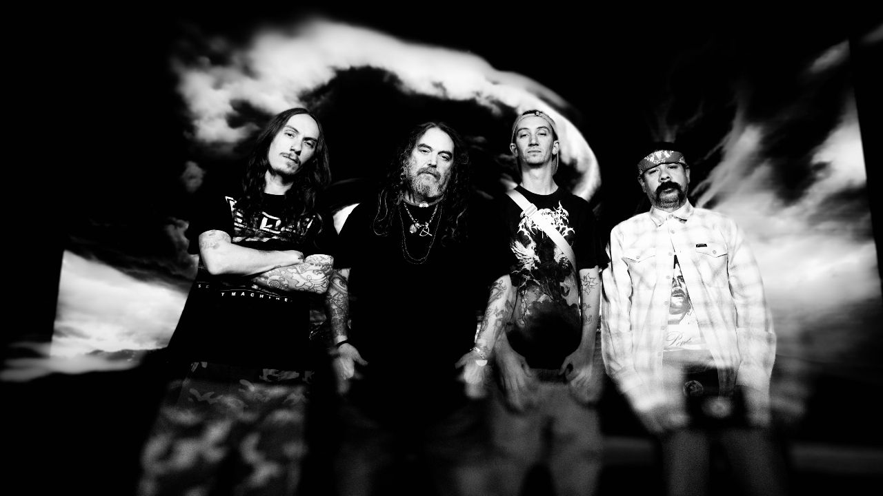 Soulfly in black and white