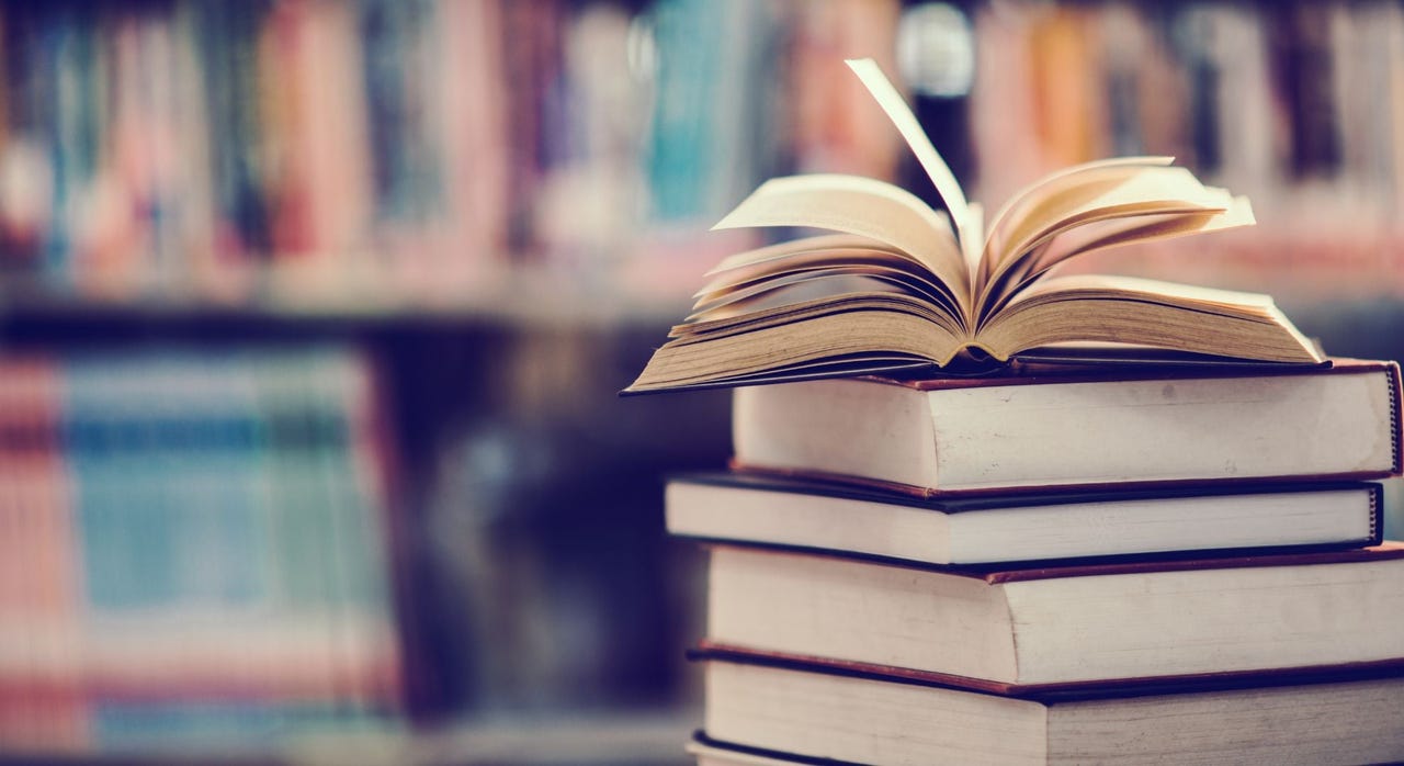 The Best Times to Buy Books at a Discount Every Year