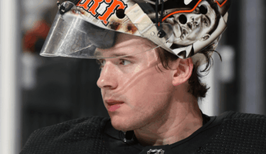 Hart joins Golden Knights on professional tryout contract